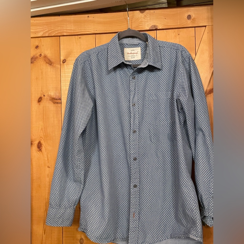 Mens size Medium Casual Button down shirt
